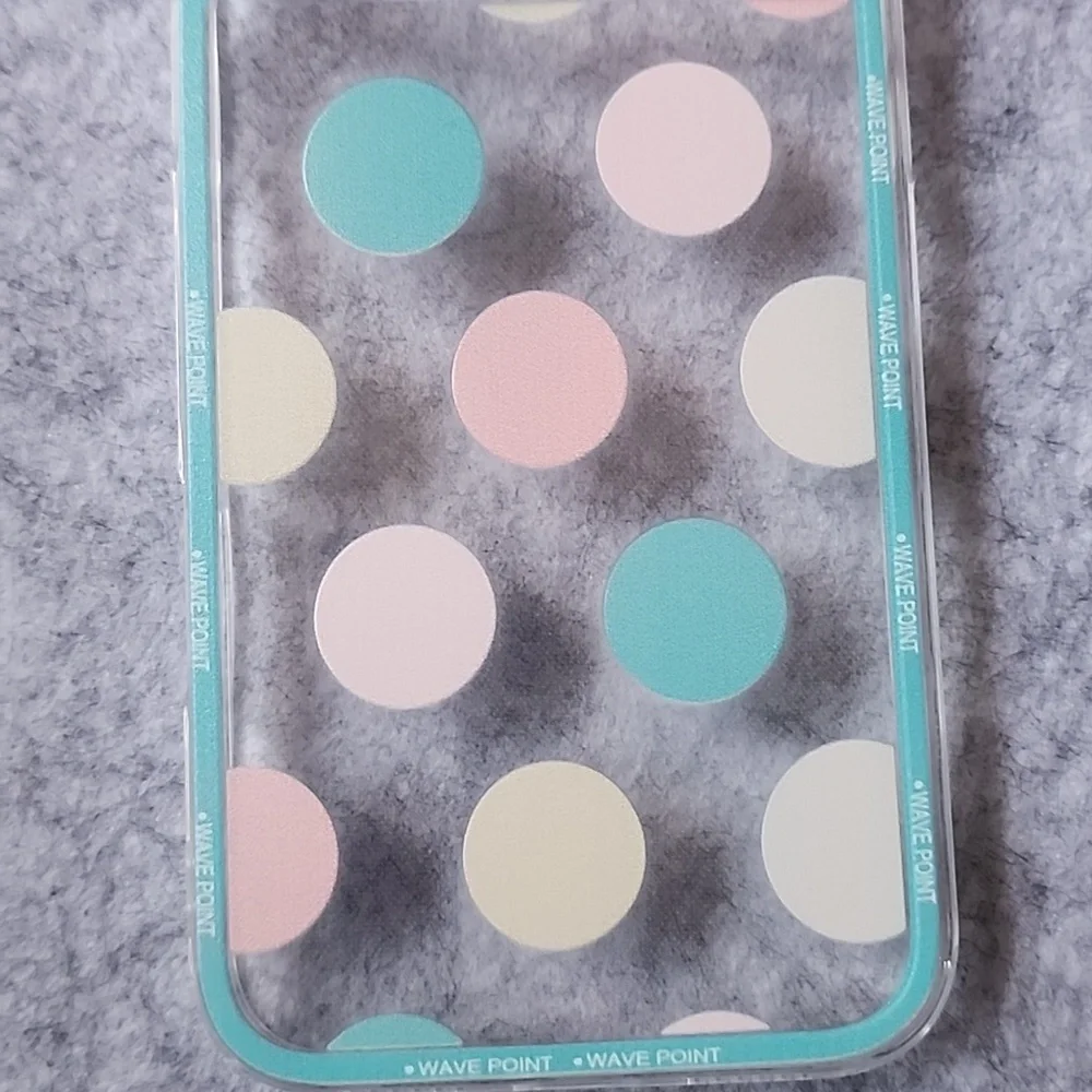 Brand new Apple IPhone 17 Pro Max Polka Dots Silicone Phone case